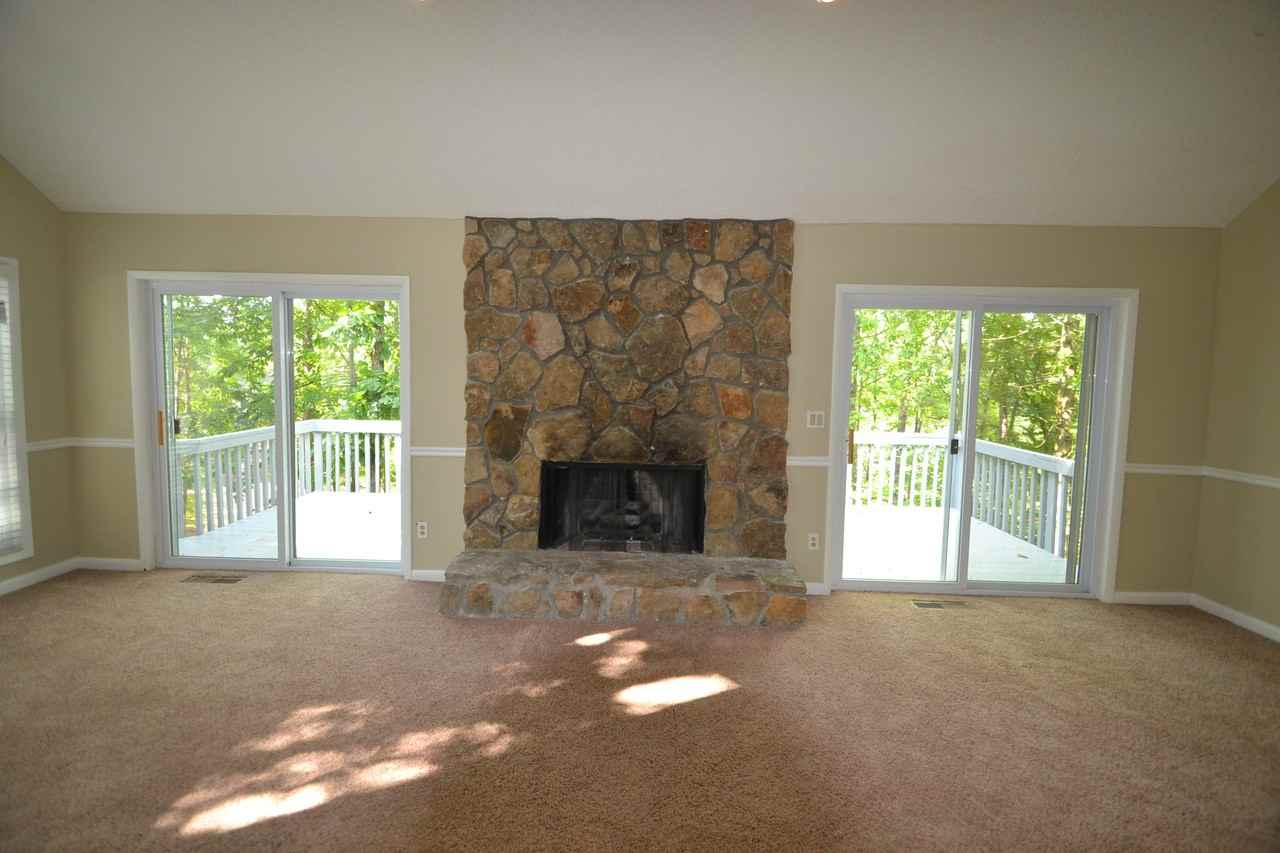 210 N Falcon Bluff - Photo 3 of 11