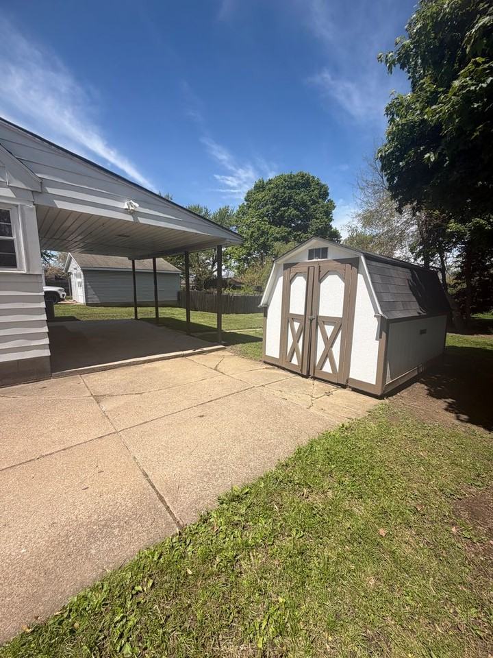 1434 W 39th St - Photo 2 of 14