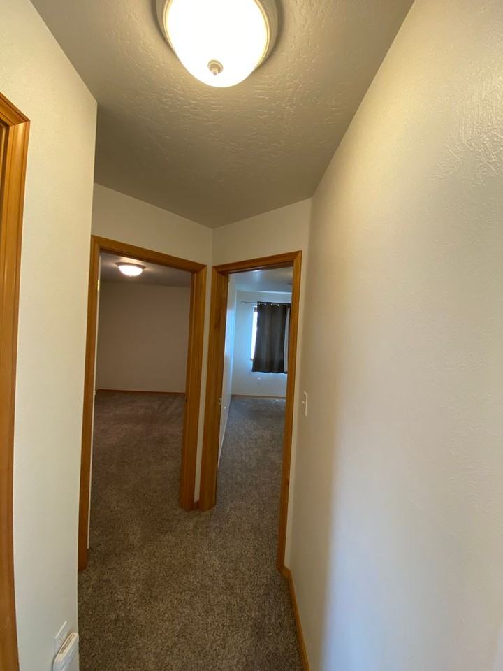 601 Lafray Ln - Photo 4 of 19