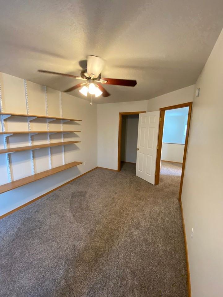 601 Lafray Ln - Photo 6 of 19