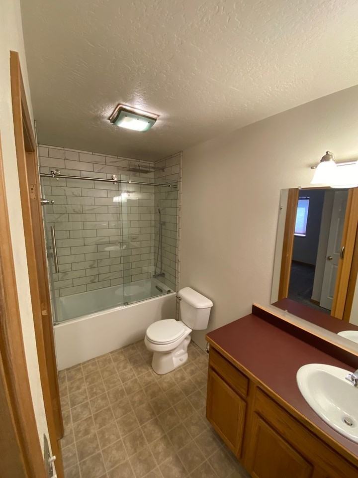 601 Lafray Ln - Photo 7 of 19