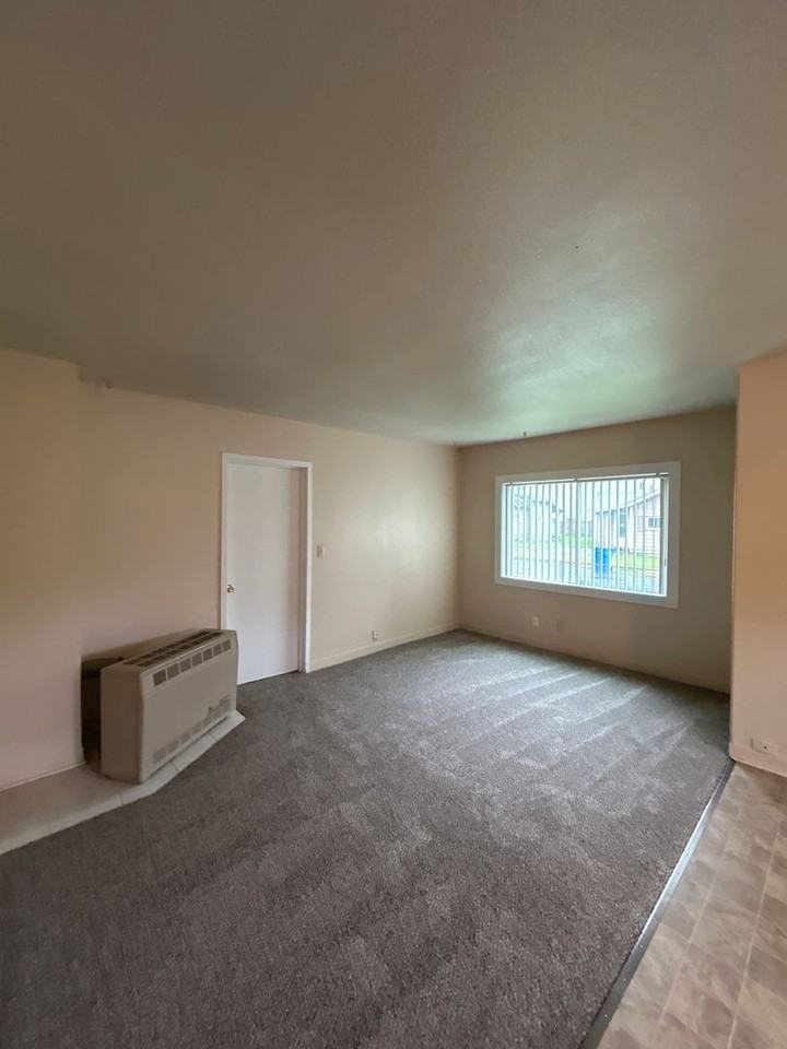 304 Rosewood St - Photo 3 of 16