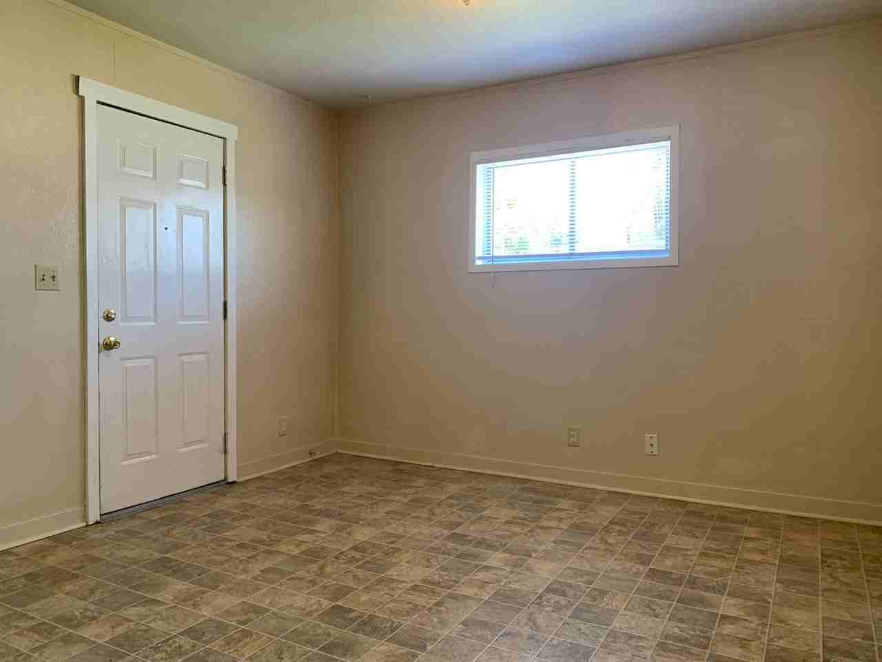 304 Rosewood St - Photo 5 of 16