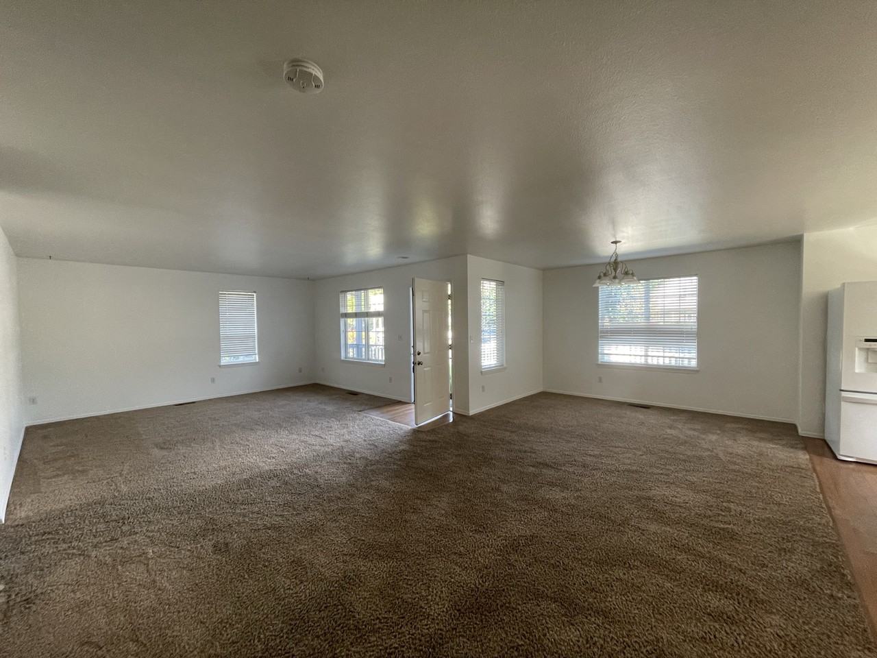 526 E Wapato Ave #1 - Photo 2 of 18