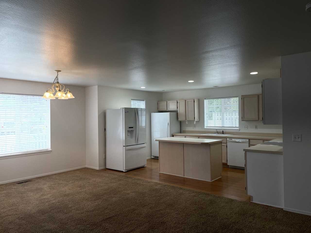 526 E Wapato Ave #1 - Photo 4 of 18
