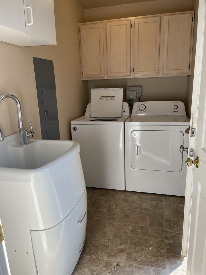 526 E Wapato Ave #1 - Photo 6 of 18
