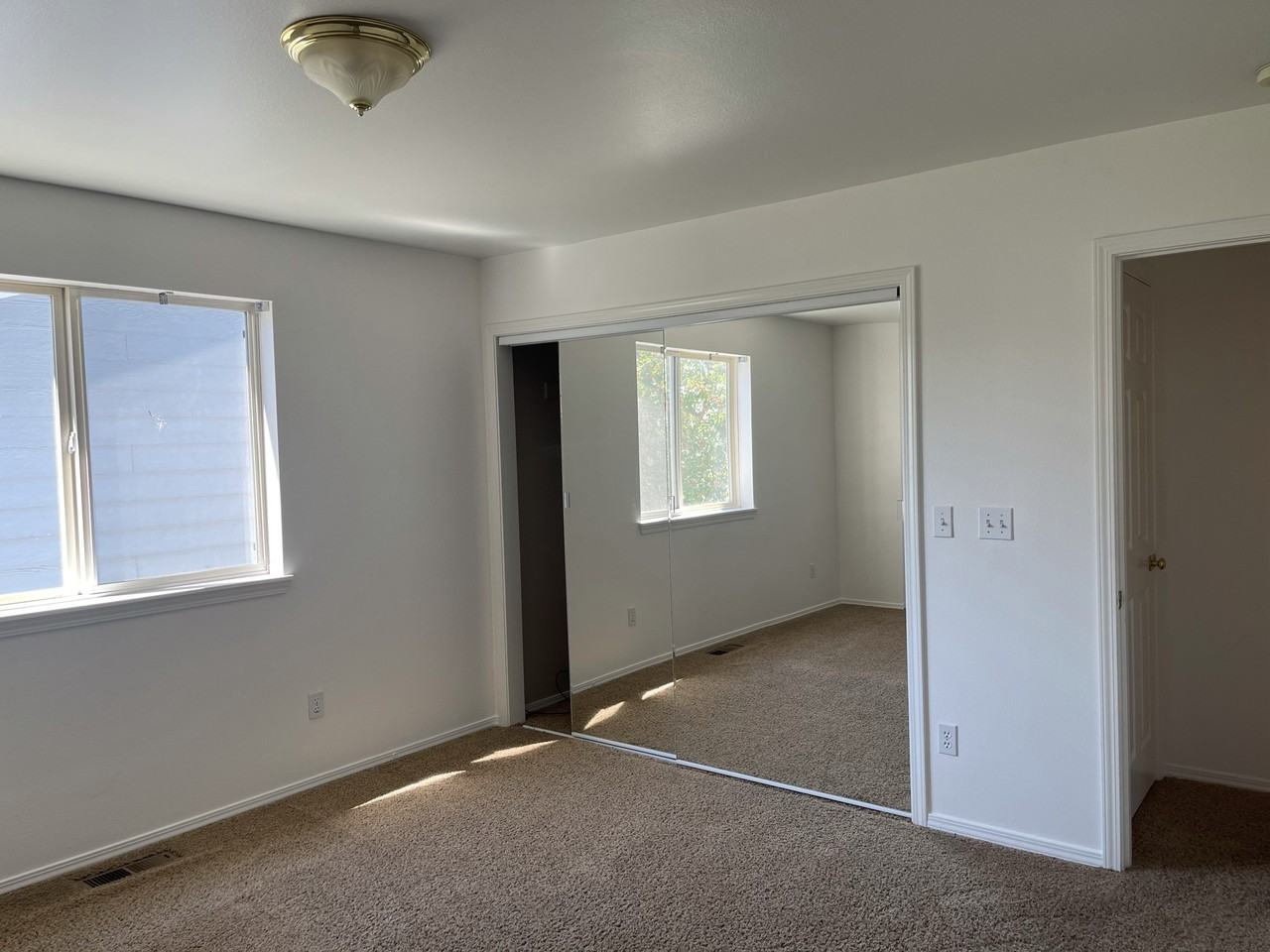 526 E Wapato Ave #1 - Photo 7 of 18