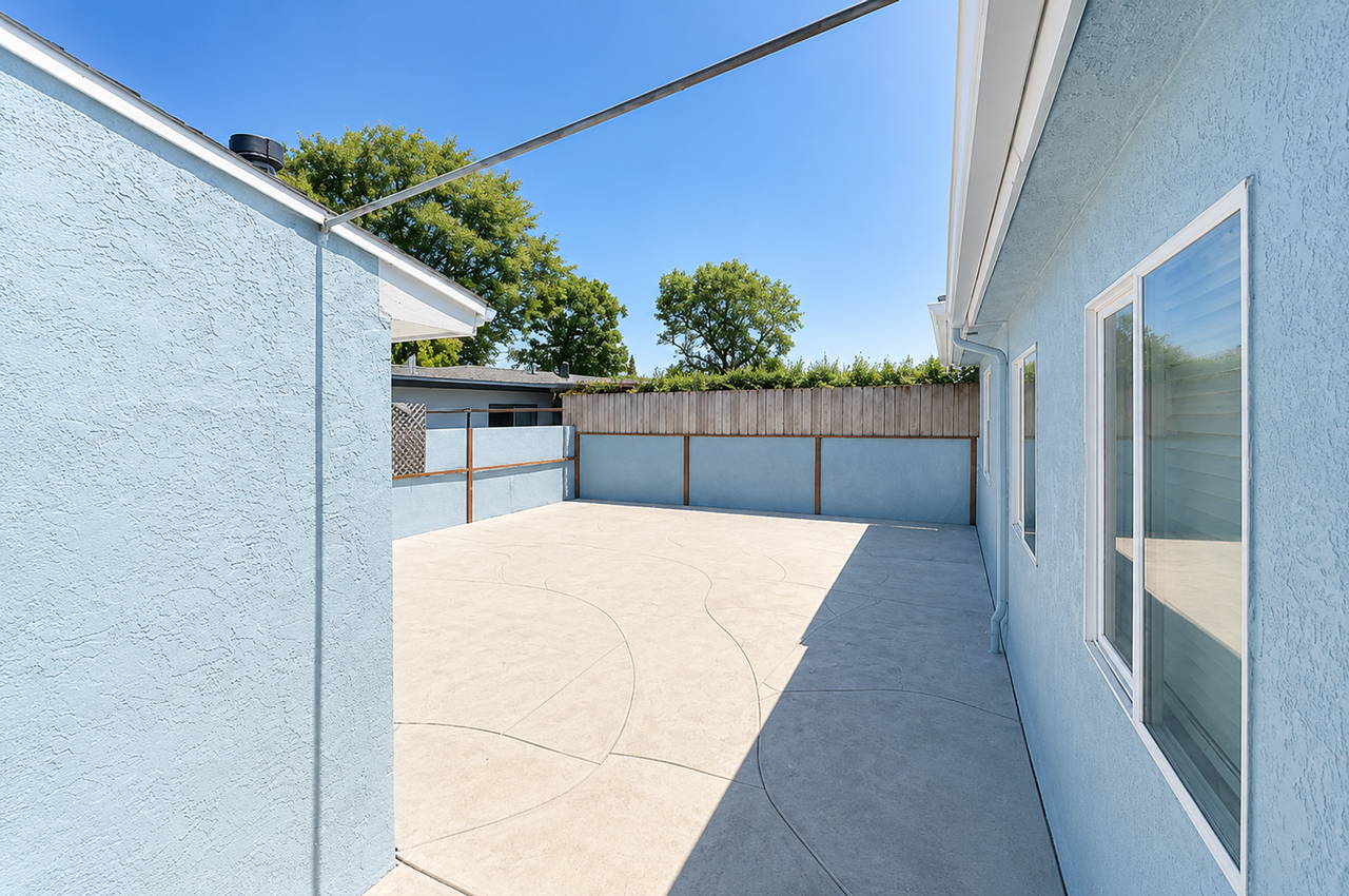 6350 Mesita Dr - Photo 3 of 15