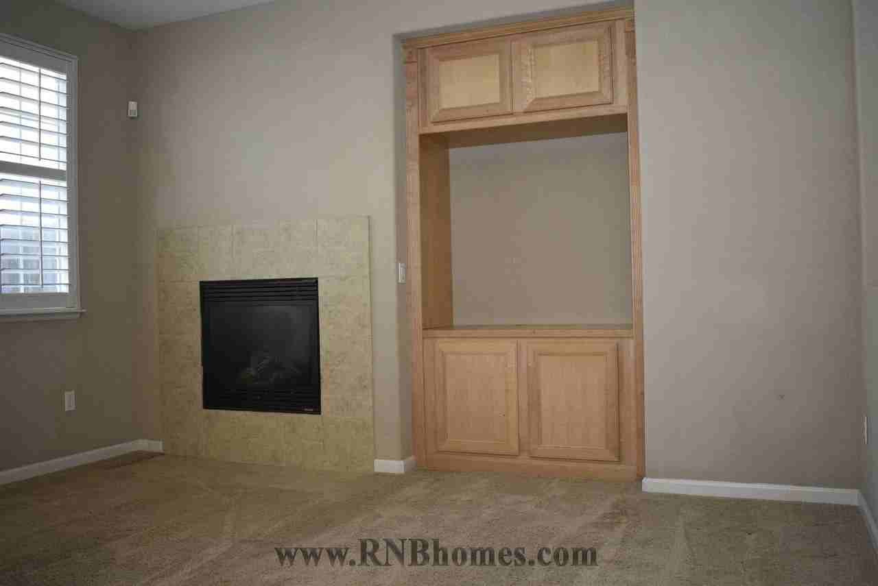 2103 Ferry Cir - Photo 3 of 18
