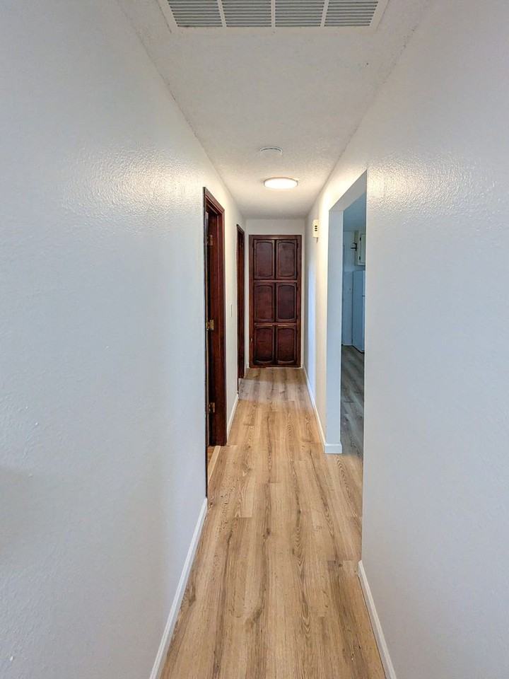 2970 Phipps Ln Ne - Photo 6 of 19