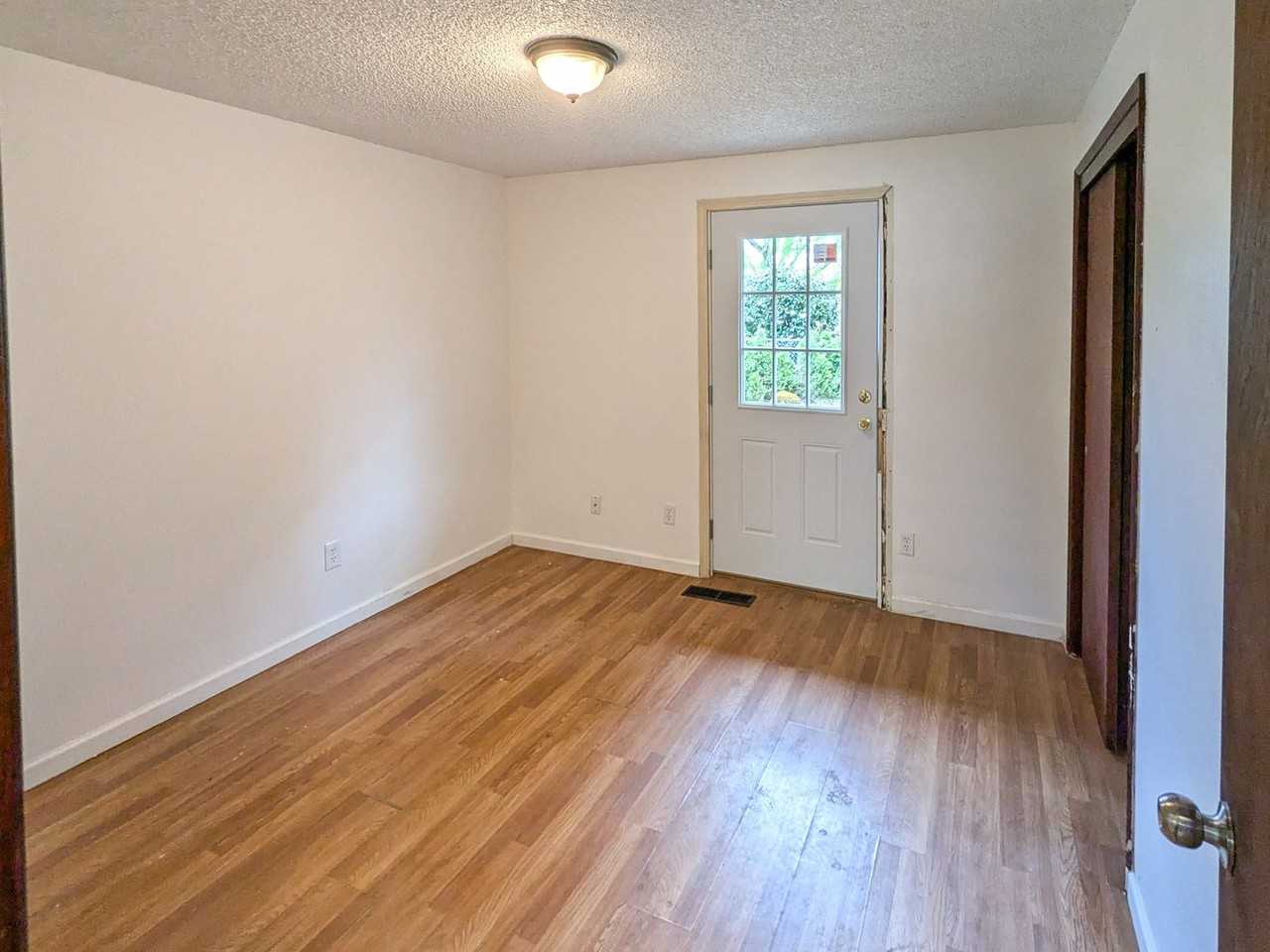 2970 Phipps Ln Ne - Photo 7 of 19