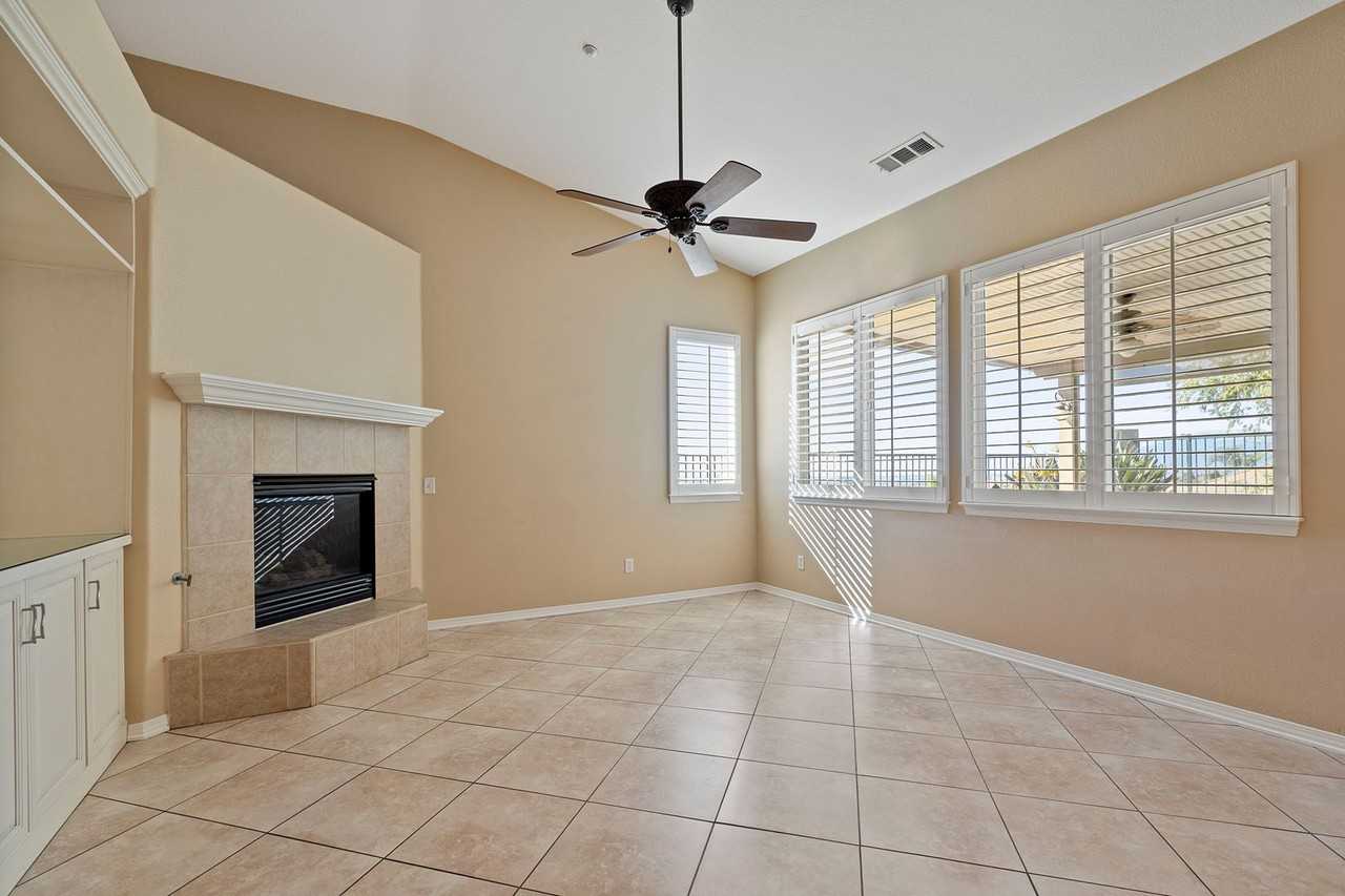 7446 Tioga Ln - Photo 5 of 24
