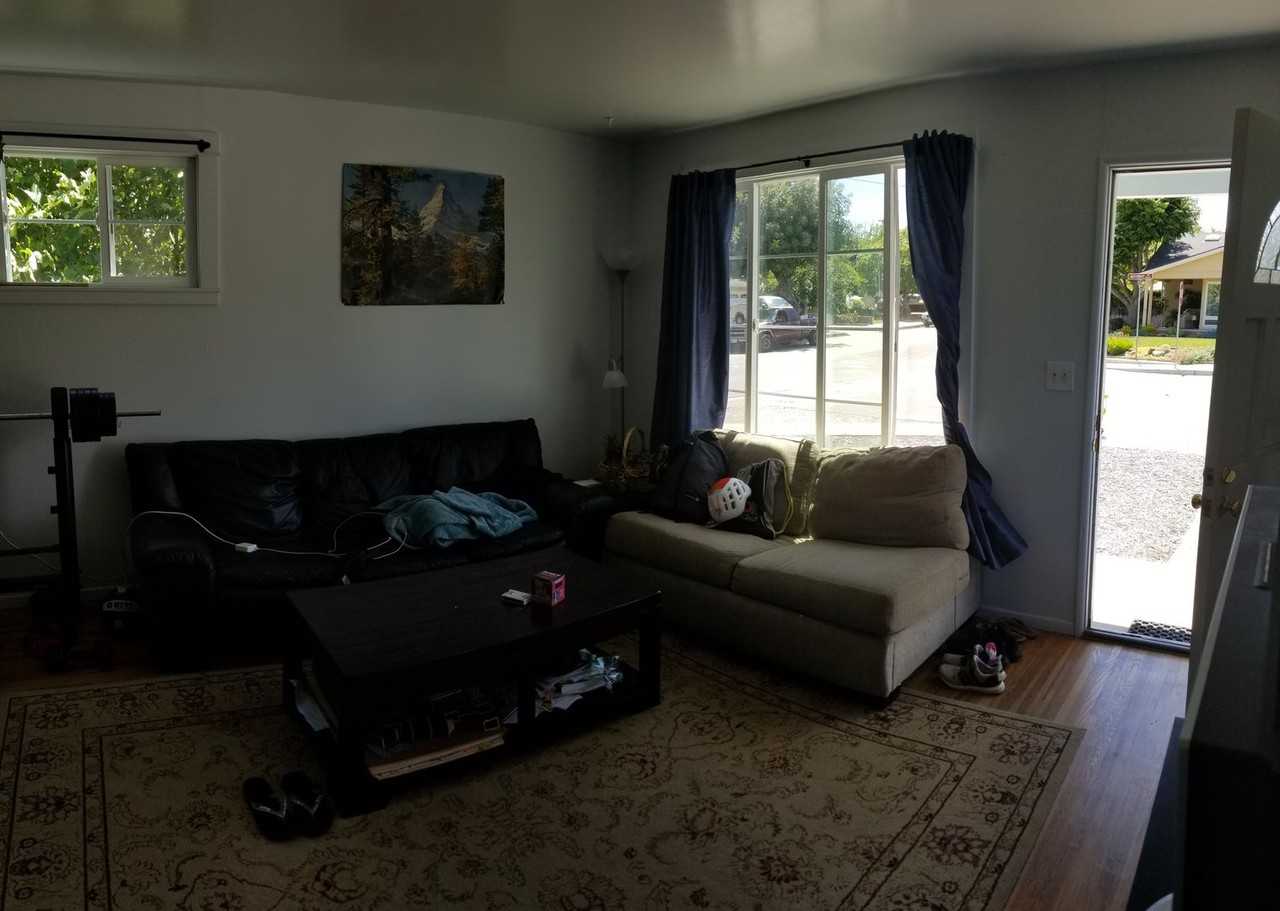 209 Jeffrey Dr - Photo 4 of 25