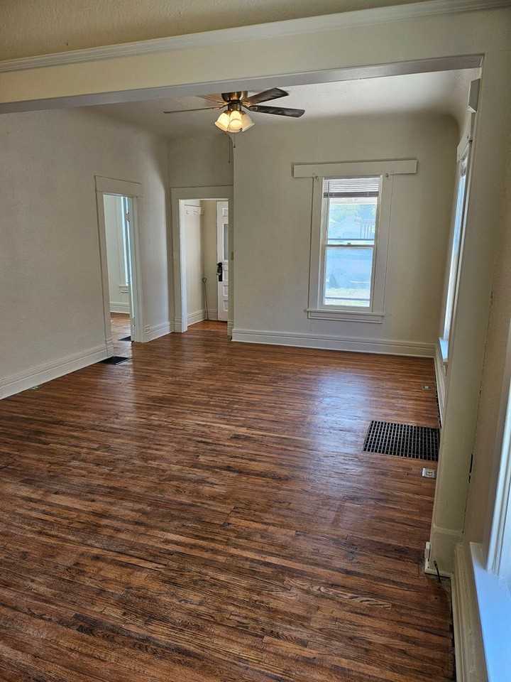 1223 Claremont Ave - Photo 3 of 13
