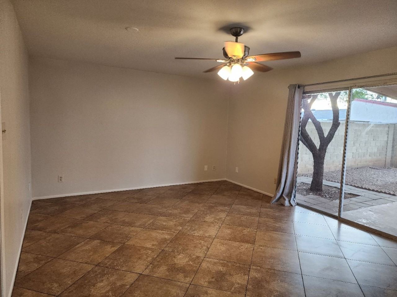 4108 N 105th Dr - Photo 5 of 11