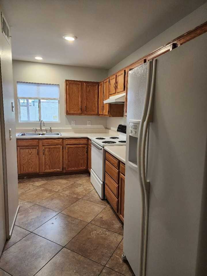 4108 N 105th Dr - Photo 6 of 11
