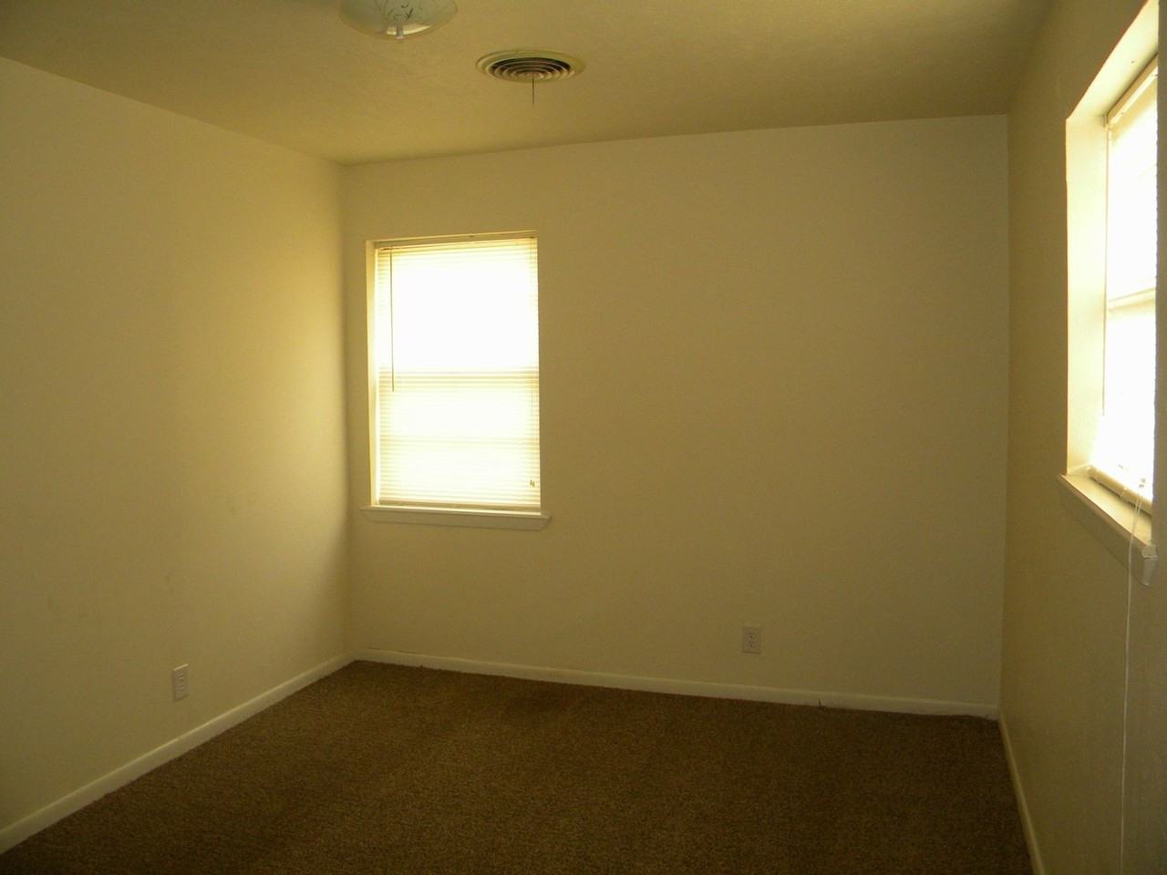 4106 Aspen St - Photo 3 of 20