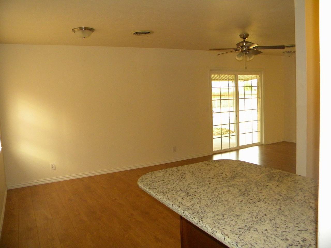4106 Aspen St - Photo 7 of 20