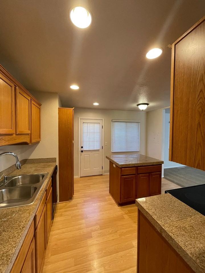 2640 Villa Loma Dr - Photo 3 of 17