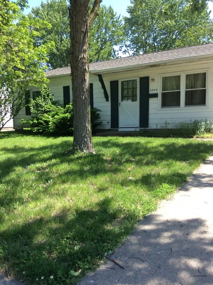3049 Commanche Trl - Photo 2 of 16