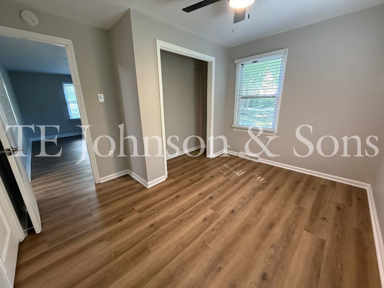 1135 Kenwood St - Photo 7 of 25