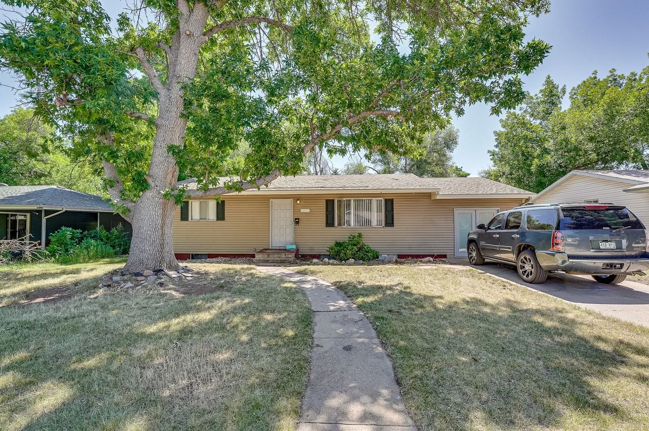 1220 Lynnwood Dr - Photo 2 of 22