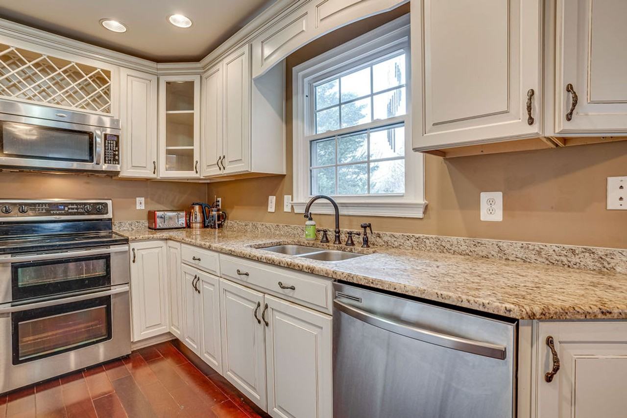 2016 Jennings St - Photo 6 of 36