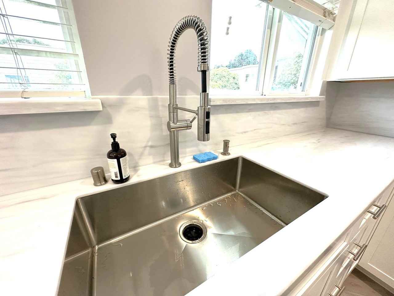 1340 Scott St - Photo 3 of 27