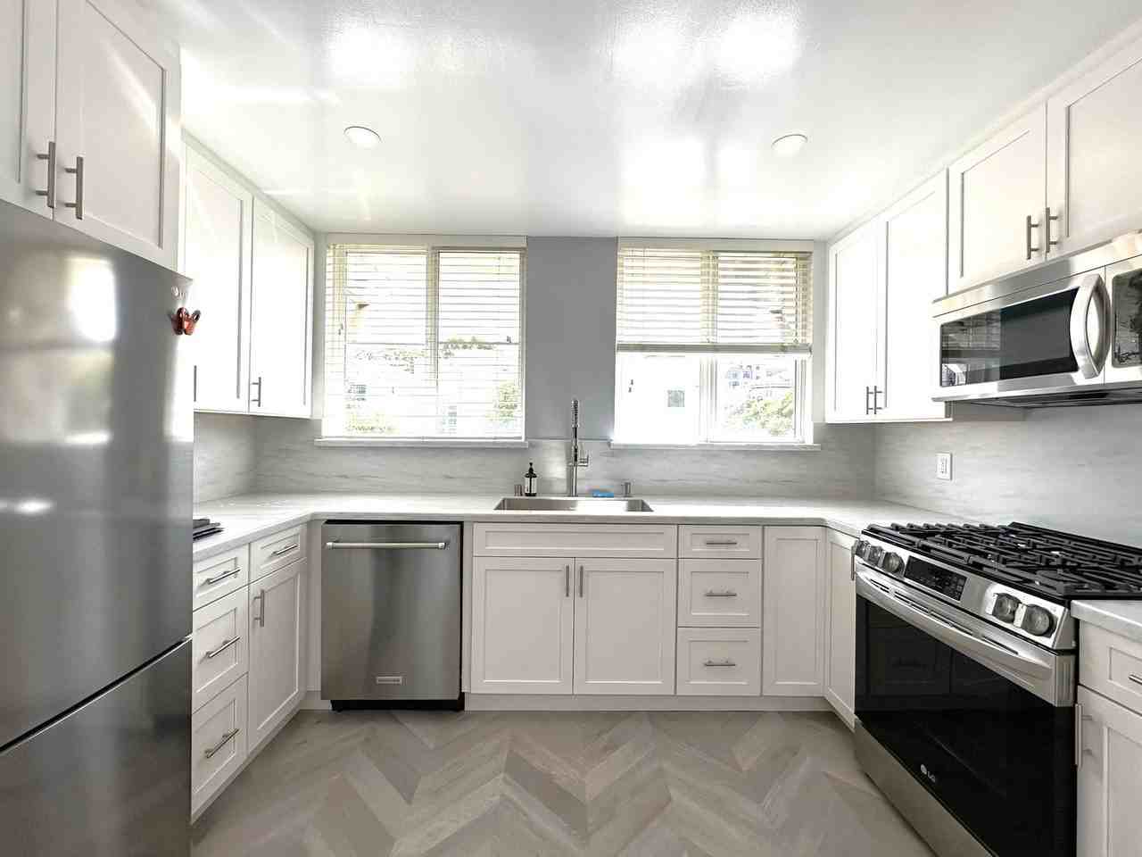 1340 Scott St - Photo 5 of 27