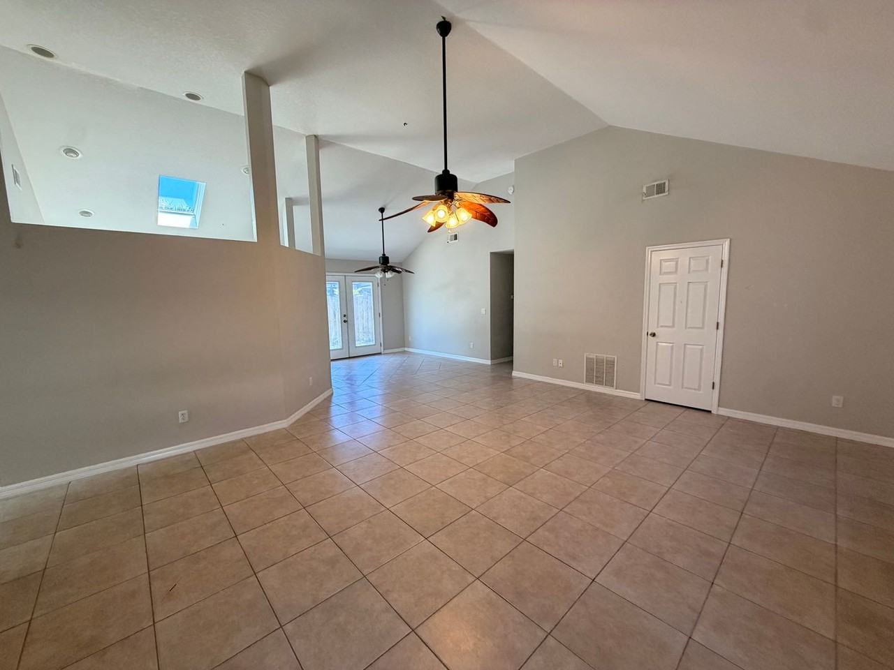 527 Terriere Way - Photo 2 of 14