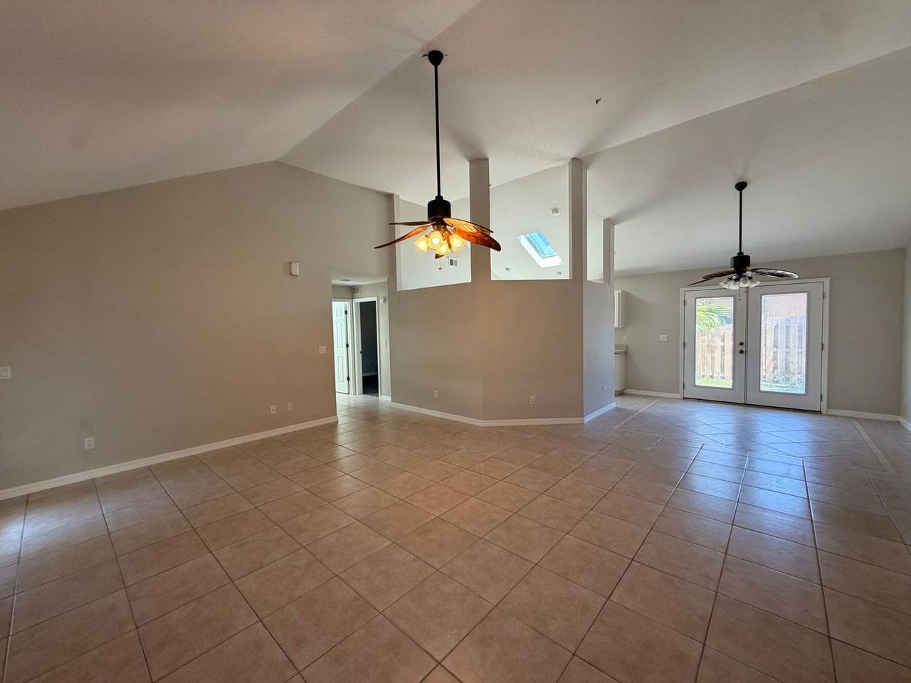 527 Terriere Way - Photo 3 of 14