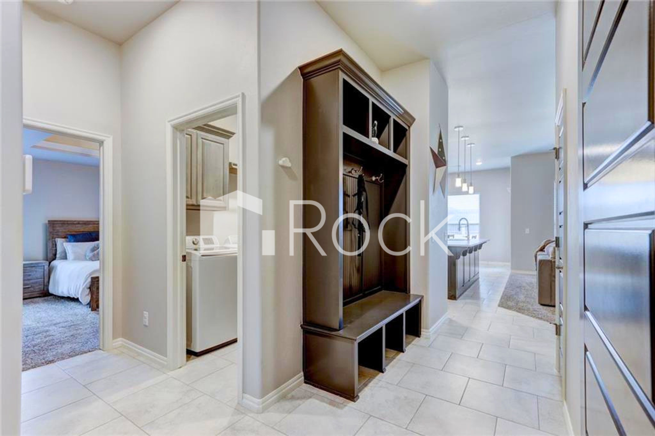 3433 Superior Dr - Photo 4 of 39