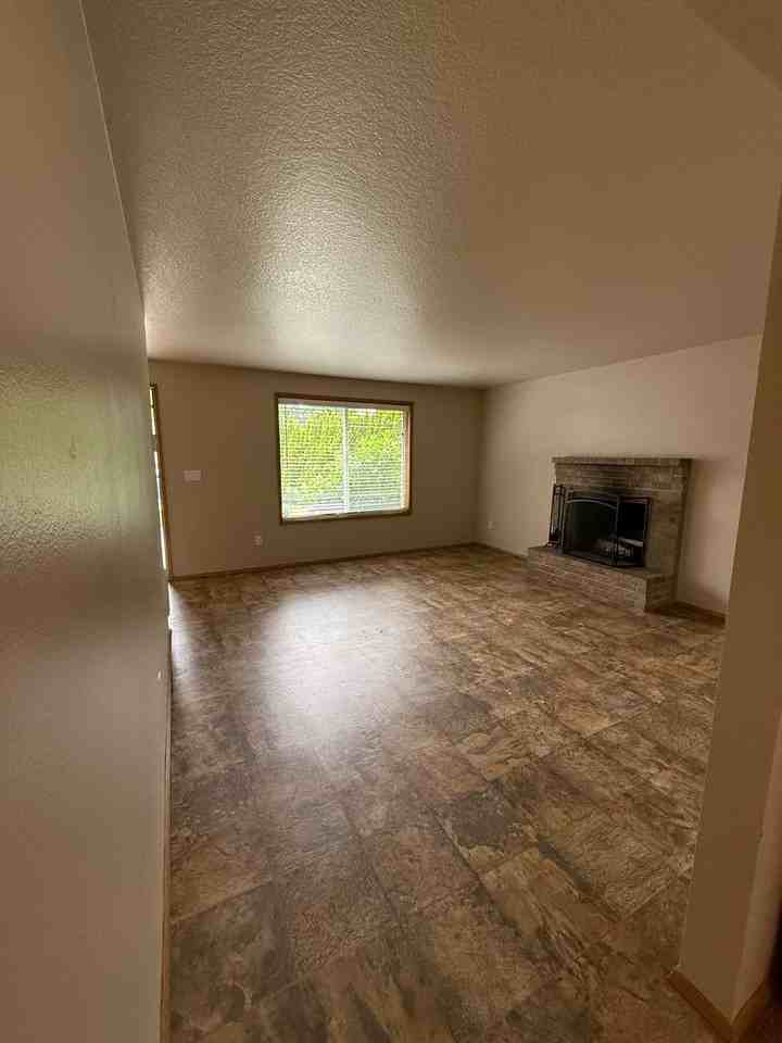 2179 Dahlia St - Photo 4 of 19