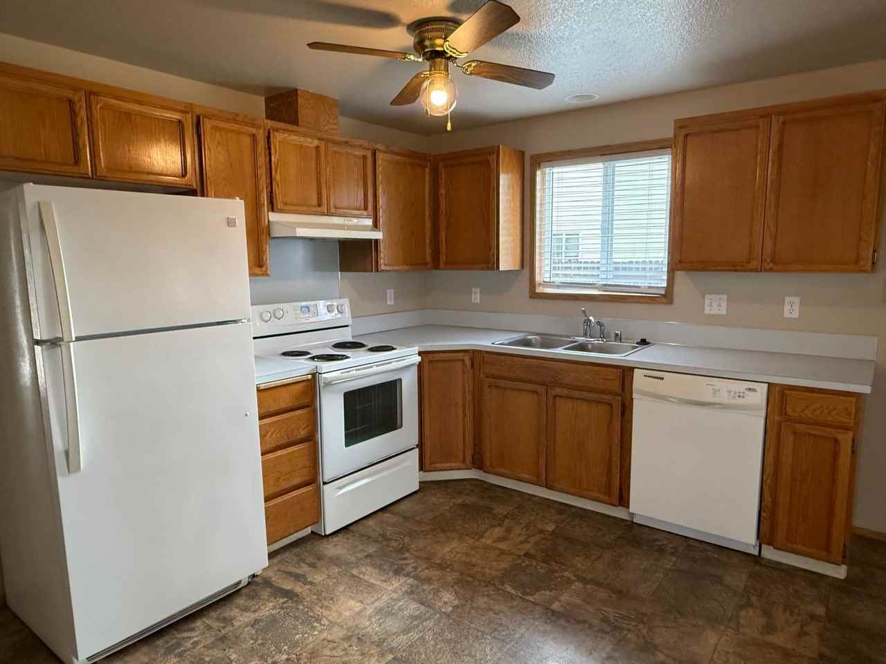 2179 Dahlia St - Photo 6 of 19