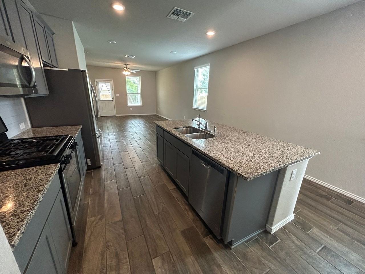 834 Hickory Trl - Photo 7 of 22