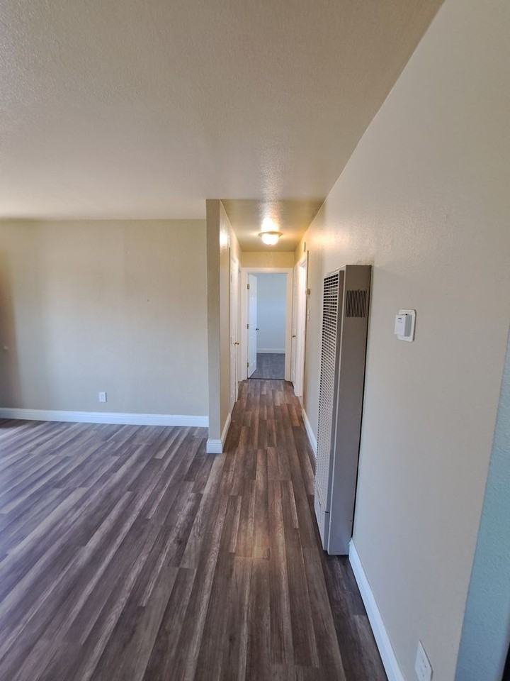 207 Brown St - Photo 5 of 11