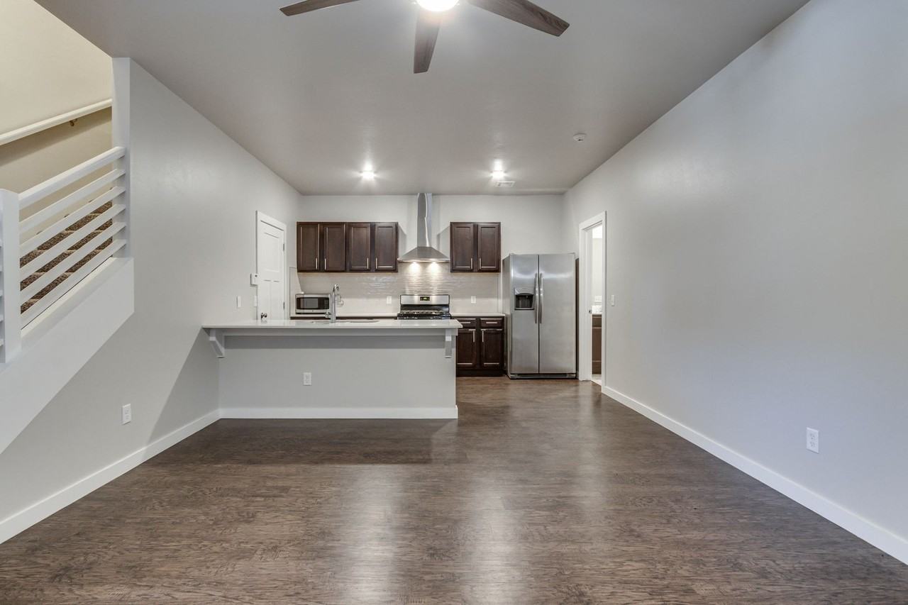 2188 Buena Vida Ln - Photo 5 of 33