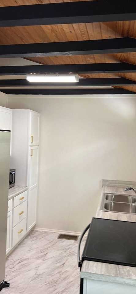 1538 Alderson Loop - Photo 3 of 16