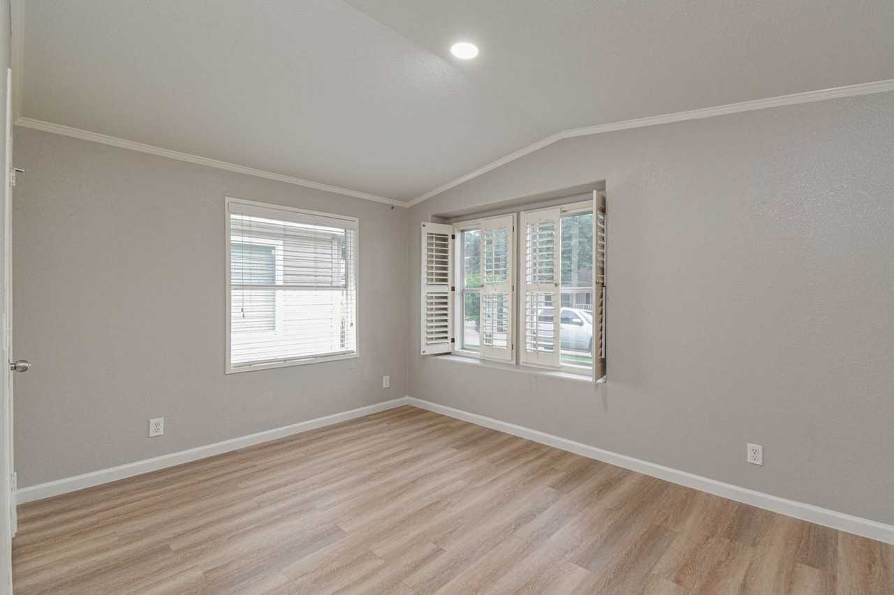 10210 Berrypatch Ln - Photo 4 of 22