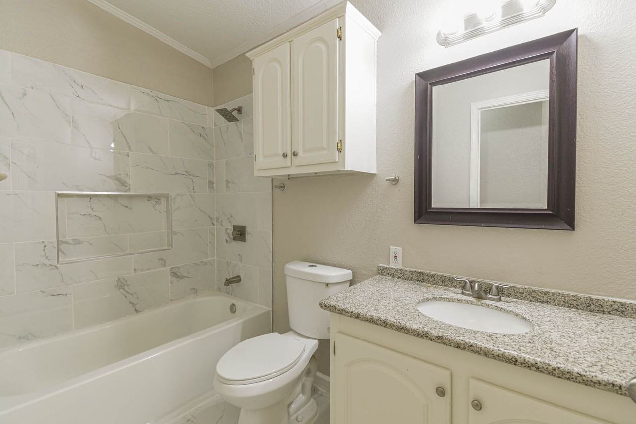 10210 Berrypatch Ln - Photo 6 of 22