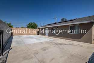 1004 Padre St - Photo 1 of 1