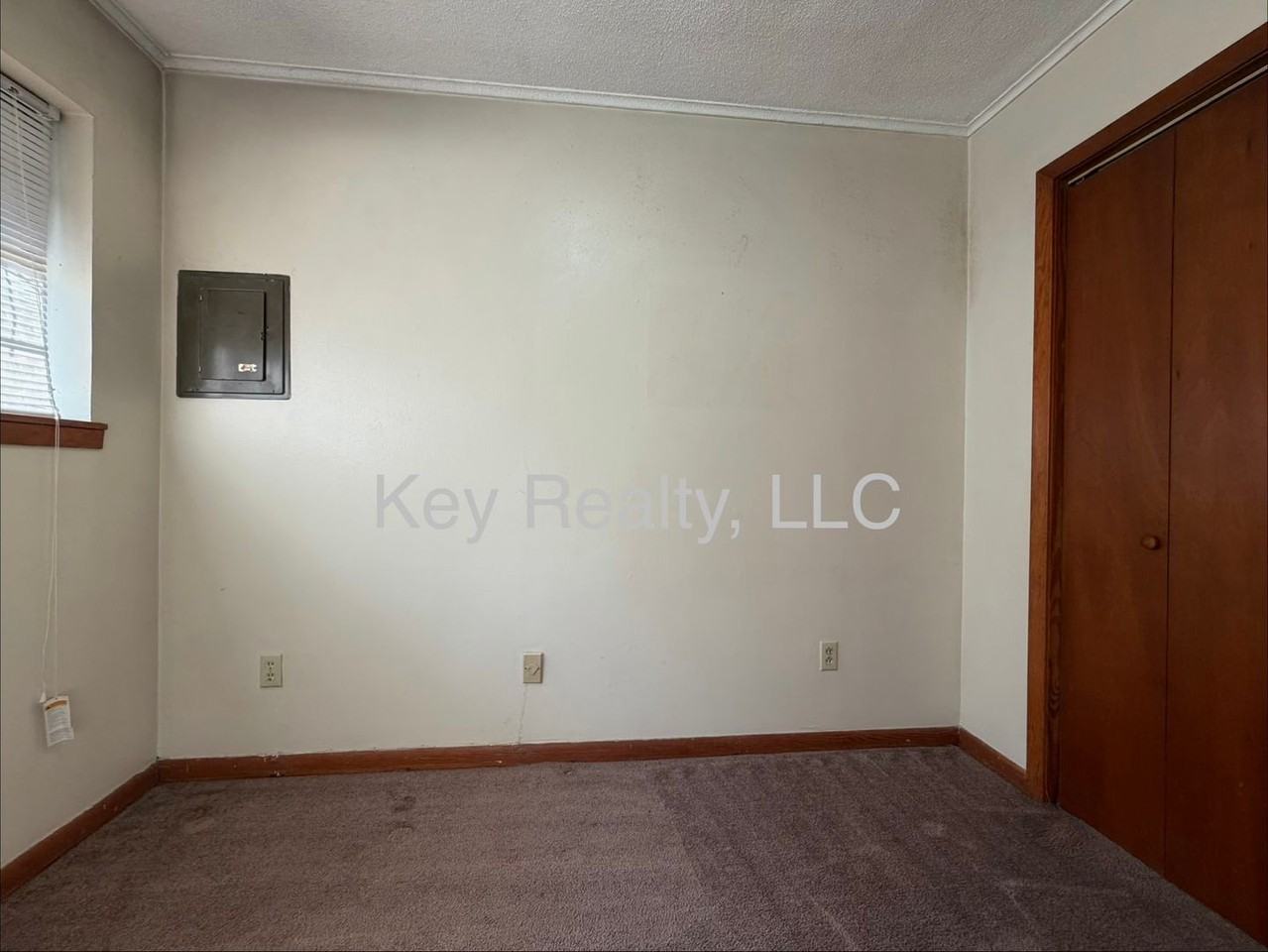 2517 Webster St Apt A - Photo 5 of 6