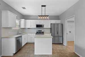 featured image of 2704 Greenlee Dr