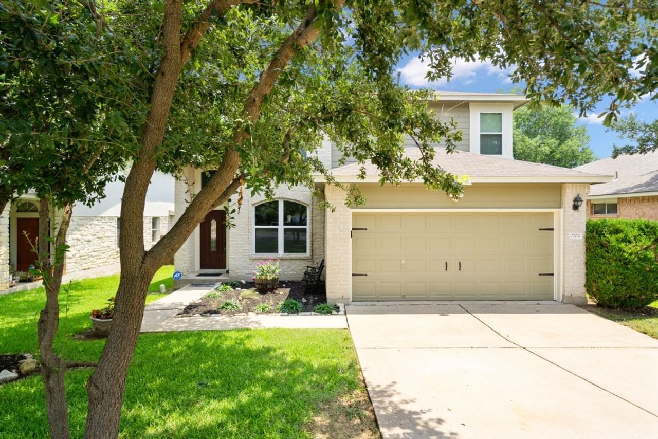 2704 Greenlee Dr - Photo 3 of 31