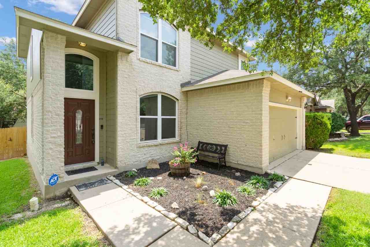 2704 Greenlee Dr - Photo 4 of 31
