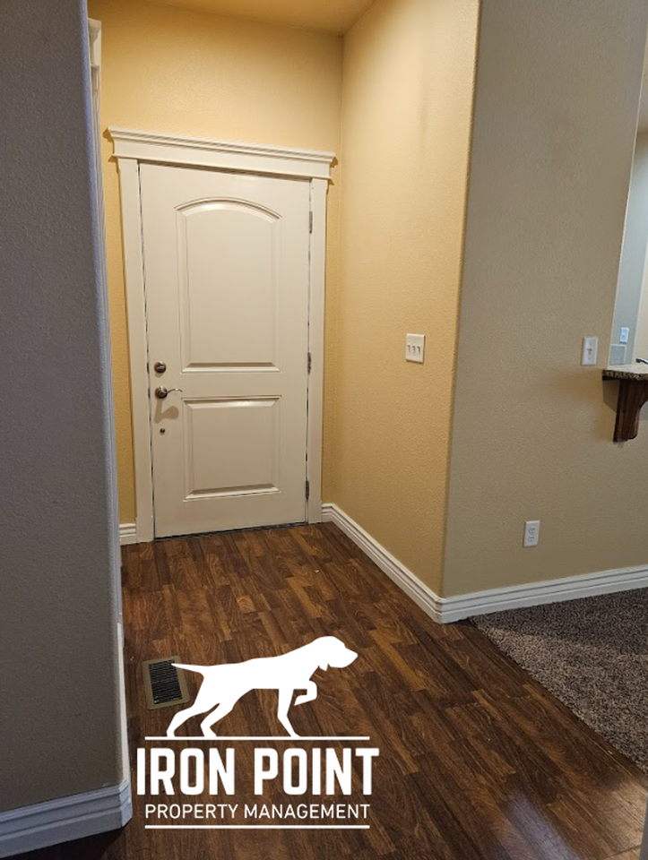 10831 W Franklin Rd - Photo 4 of 37