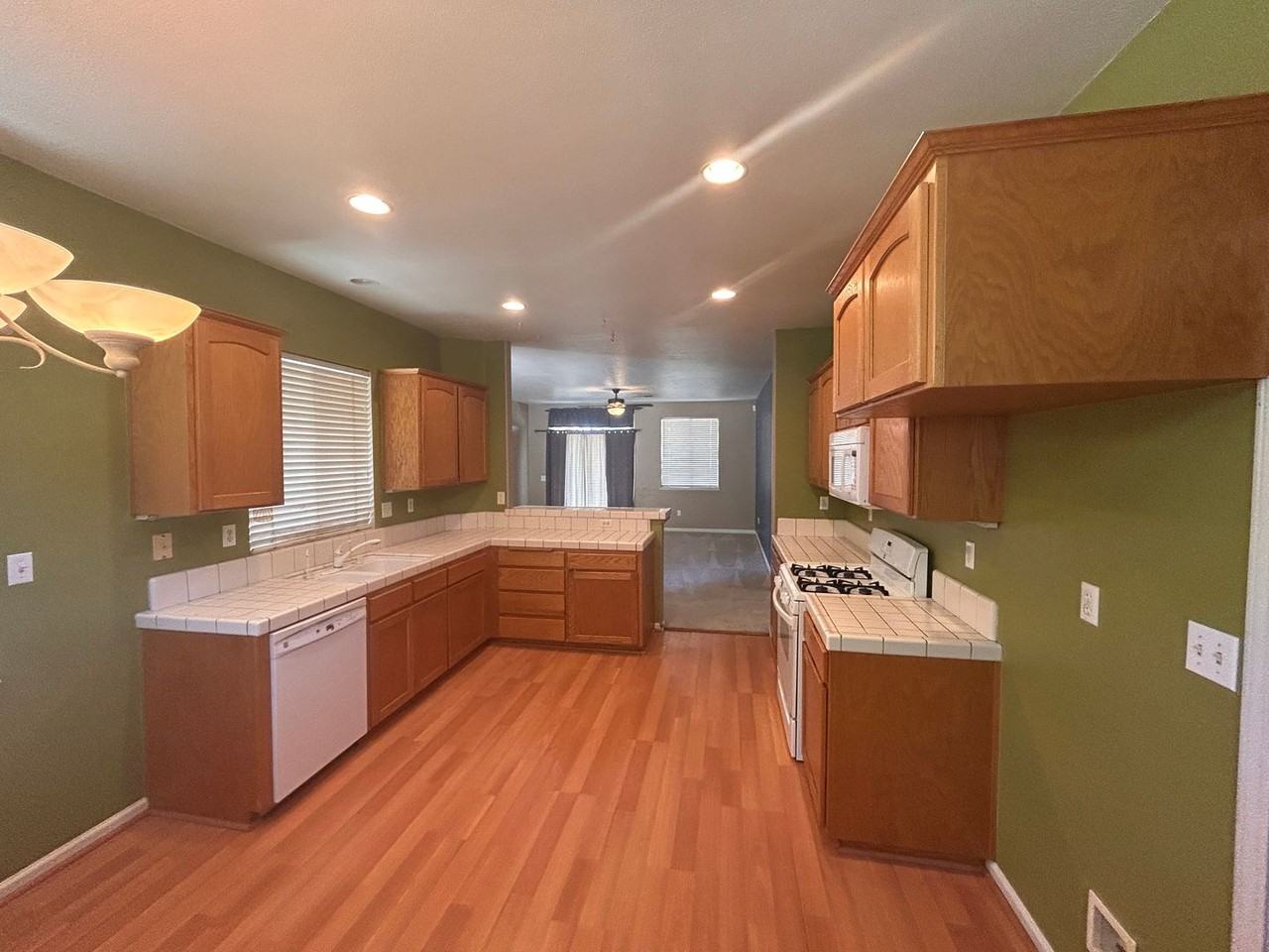 1719 Fortress Way - Photo 4 of 18
