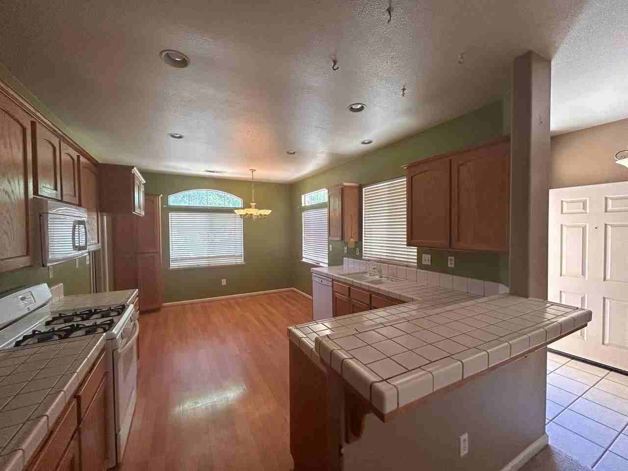 1719 Fortress Way - Photo 3 of 18