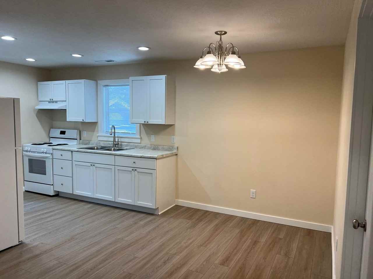 1223 N Sherman Ave - Photo 5 of 19