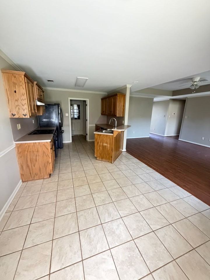 102 Plumdale Dr - Photo 2 of 10